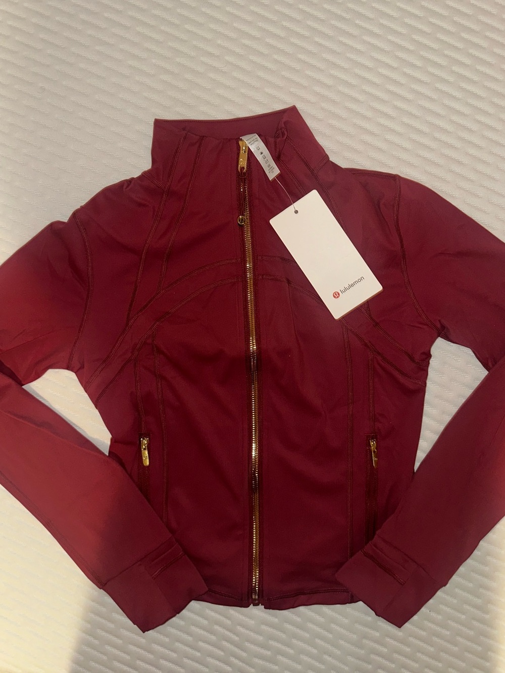 Lululemon Women's Burgundy Bay/gold Cropped define jacket